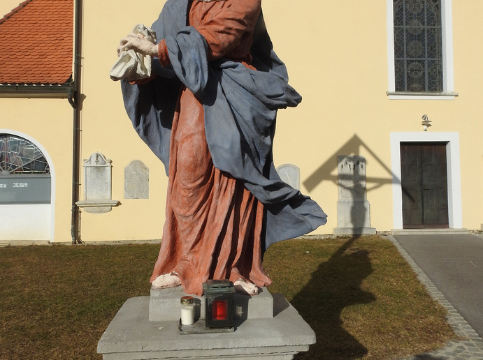 2021 / Pfarre Gratkorn Marienstatue im Kirchhof